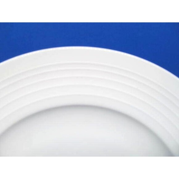 Mikasa Swirl White Bone China  9" Salad Luncheon Plates Bundle of 4 - Picture 3 of 11